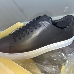 Axel Arigato low top black sneakers with suede in the back for men. Size 41